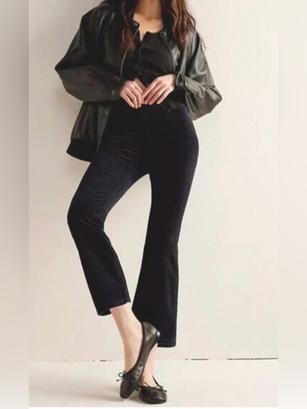 Free People In My Feelings Black Velvet
Crop Slim Flare Pants, Size Medium (GLN)